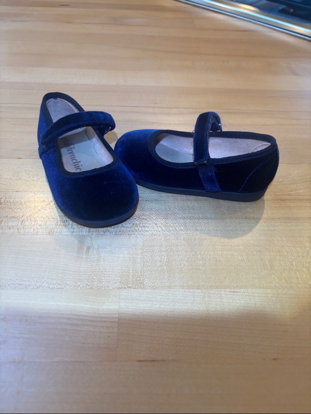 Childrenchic Classic Navy Velvet Mary Jane Kids Shoes - Picture 3 of 3
